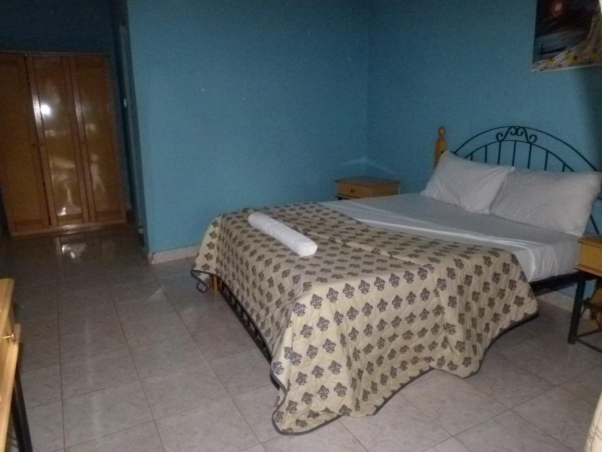 Golden Beach Hotel Serrekunda Oda fotoğraf