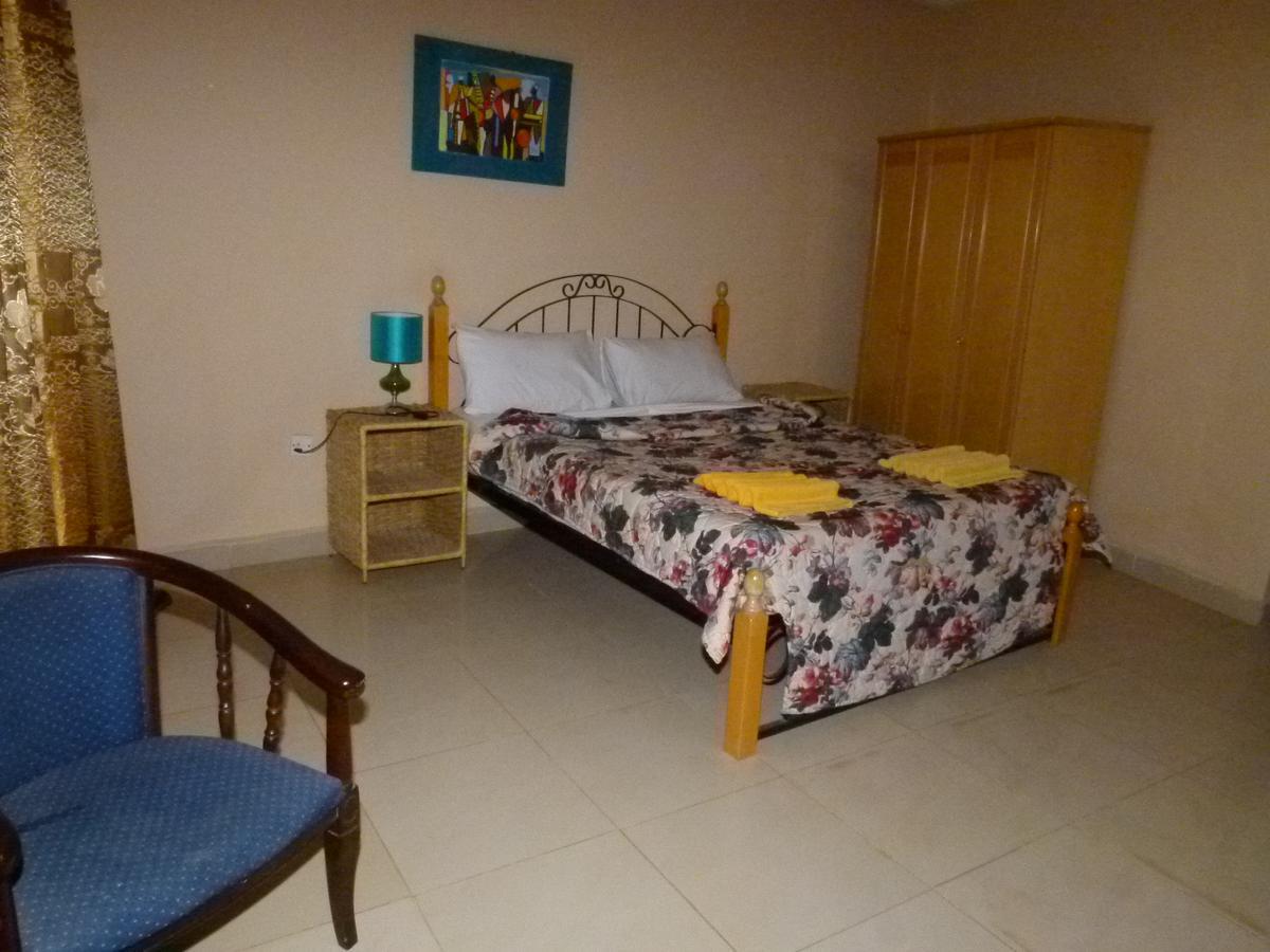 Golden Beach Hotel Serrekunda Oda fotoğraf